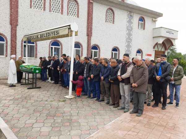 Göçükte hayatını kaybeden işçi toprağa verildi