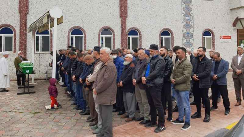 Göçükte hayatını kaybeden işçi toprağa verildi