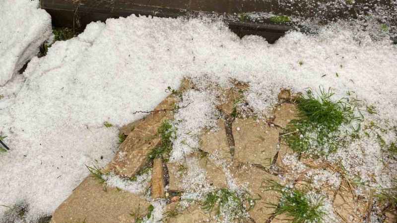 Malatya’da fırtına: Ceviz büyüklüğünde dolu yağdı