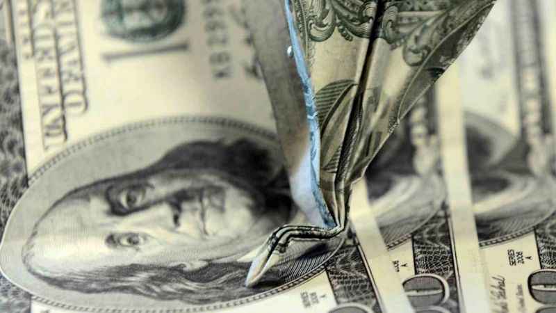 Dolar için yıl sonu tahmini geriledi