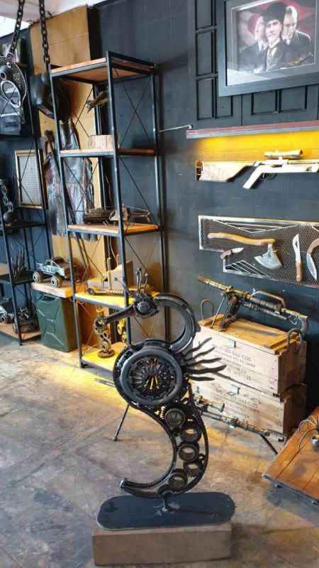 Demiri sanata dönüştürdü