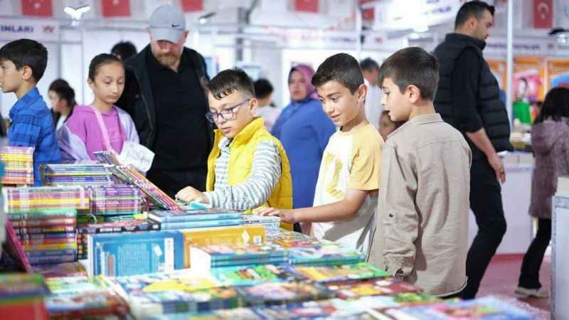 Sorgun Kitap Fuarı, kapılarını ziyaretçilere açtı