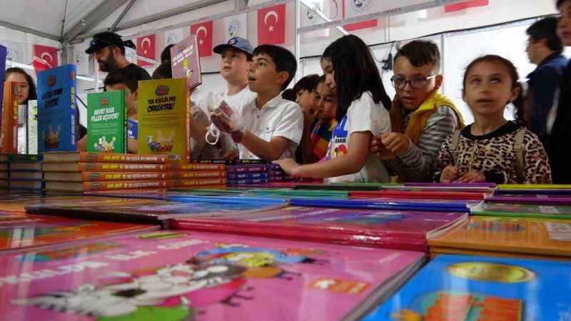 Sorgun Kitap Fuarı, kapılarını ziyaretçilere açtı