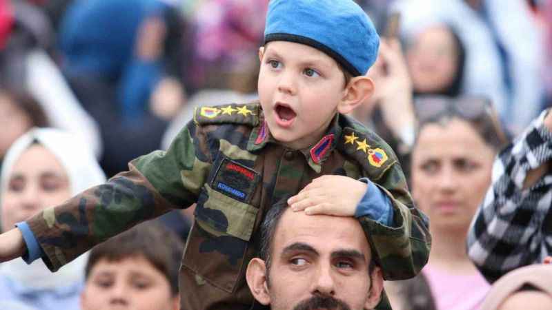 Türk Yıldızları ve SOLOTÜRK'ten nefes kesen gösteri