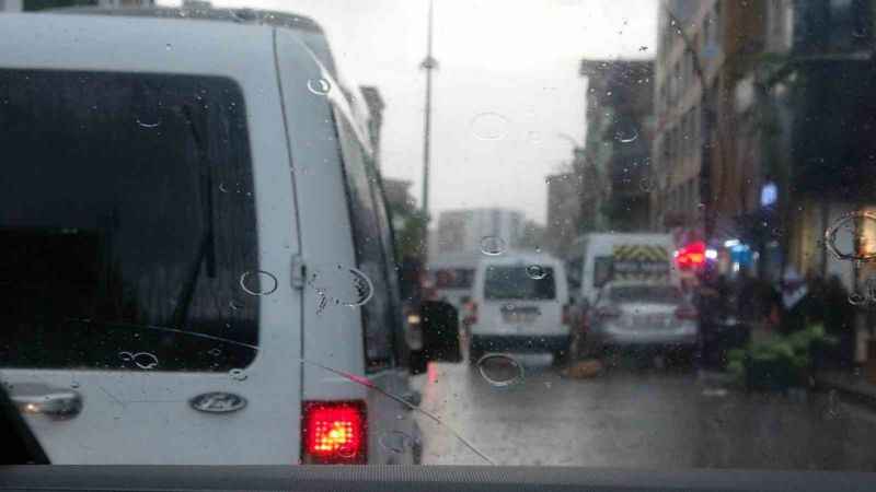 Yüksekova gündüz saatlerinde geceyi yaşadı