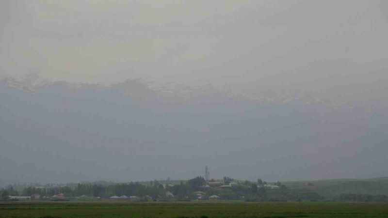 Yüksekova gündüz saatlerinde geceyi yaşadı