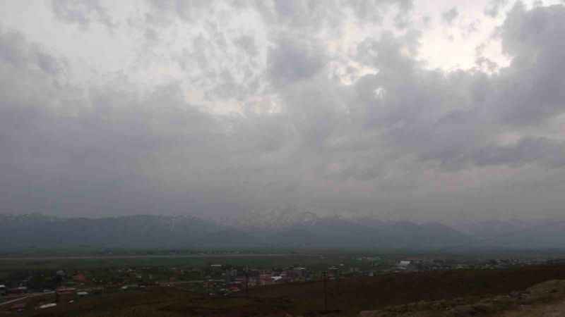 Yüksekova gündüz saatlerinde geceyi yaşadı