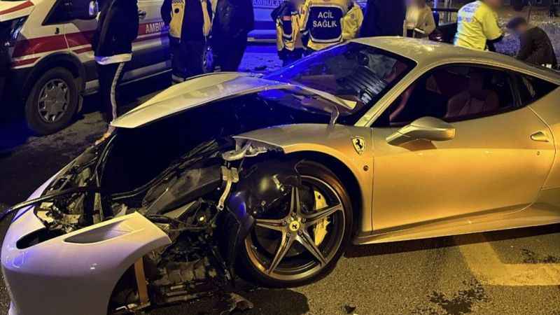 Ünlü otomobil fenomeninin 14 milyon TL’lik lüks aracı kazaya karıştı
