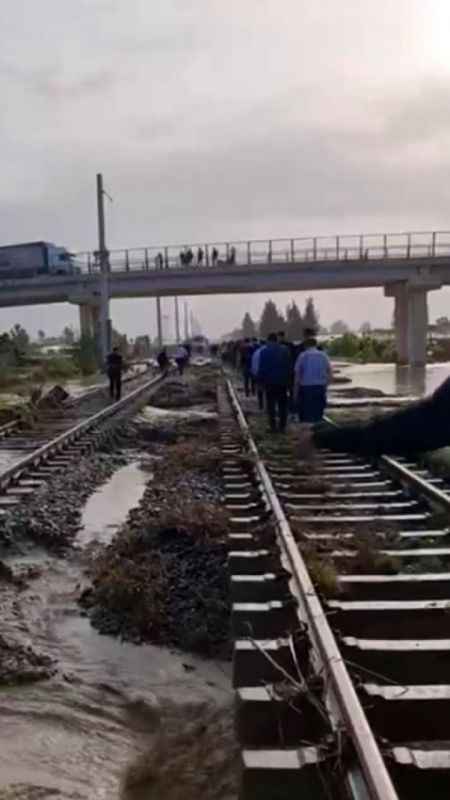 Mersin’de şiddetli yağış tren seferlerini vurdu
