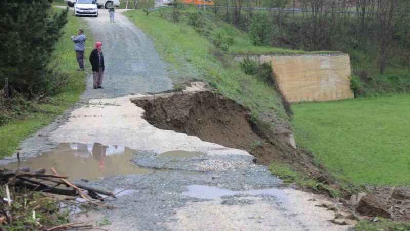 Kastamonu’da sel yüzünden yol çöktü, tarım arazileri sular altında kaldı