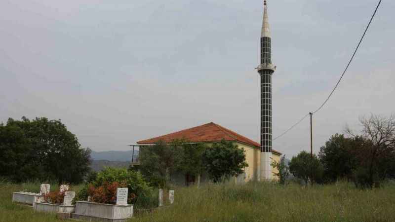 Yaşlı çiftin inadı ölünce bile devam etti!