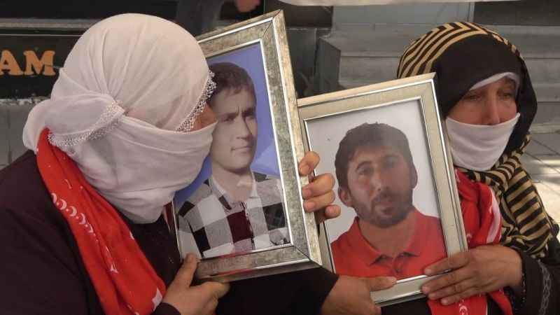 Muş'ta da ailelerin evlat nöbeti devam ediyor