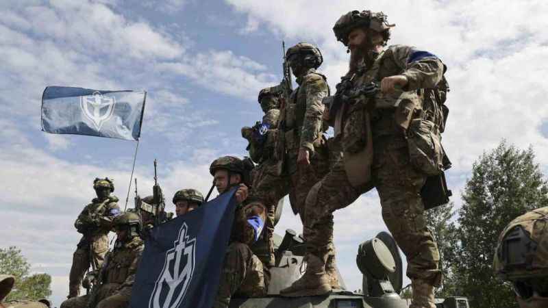 Gönüllü Ruslar, Rus ordusuna karşı savaşıyor