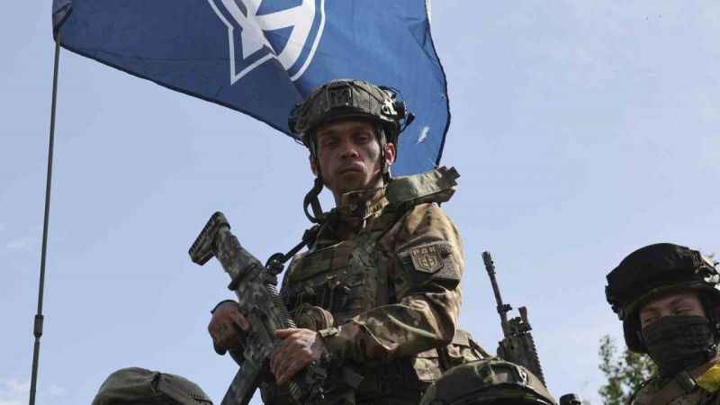 Gönüllü Ruslar, Rus ordusuna karşı savaşıyor