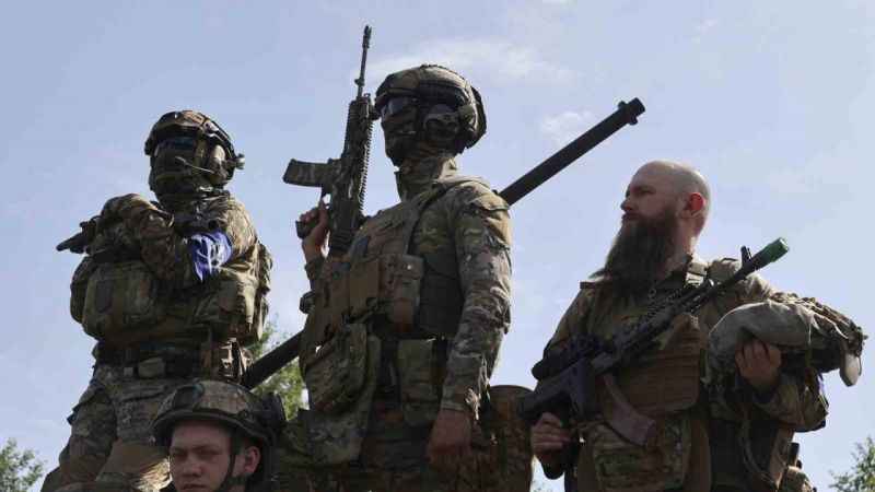 Gönüllü Ruslar, Rus ordusuna karşı savaşıyor