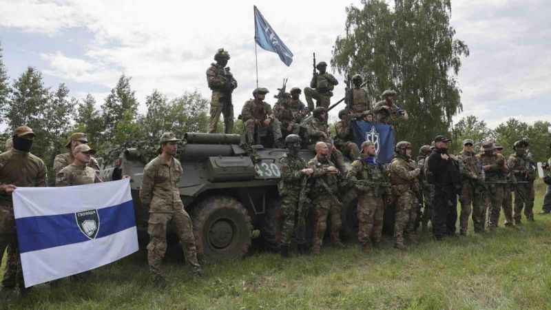 Gönüllü Ruslar, Rus ordusuna karşı savaşıyor