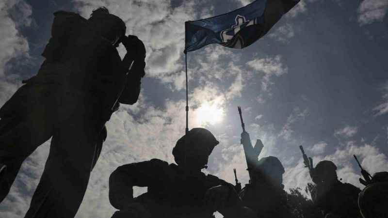 Gönüllü Ruslar, Rus ordusuna karşı savaşıyor