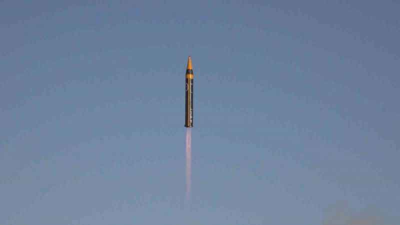 İran, 2 bin kilometre menzilli dördüncü nesil balistik füzesini tanıttı