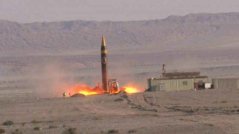 İran, 2 bin kilometre menzilli dördüncü nesil balistik füzesini tanıttı