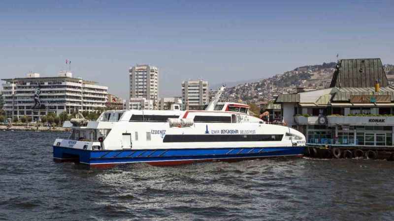 İzmir'de seçim günü toplu ulaşım 24 saat 