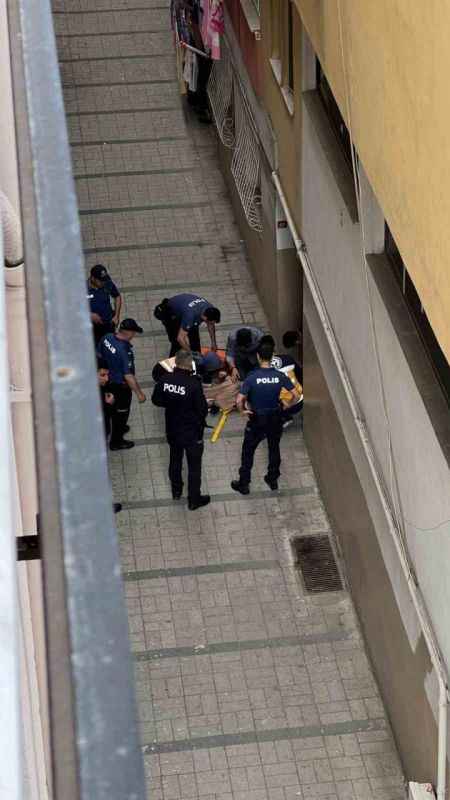 Silivri'de 16 yaşındaki genç annesini, ablasını ve komşusunu öldürdü