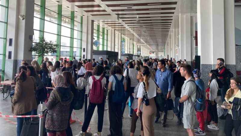 Depremzedeler seçim için memleket yolunda