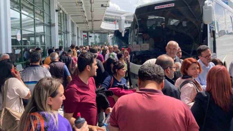 Depremzedeler seçim için memleket yolunda