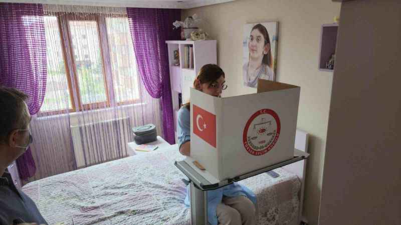 Dünyanın en uzun boylu kadını" Rumeysa Gelgi oyunu evinde kullandı