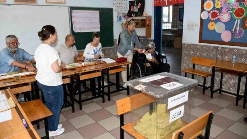 95 yaşındaki Sabri dede oy kullandı