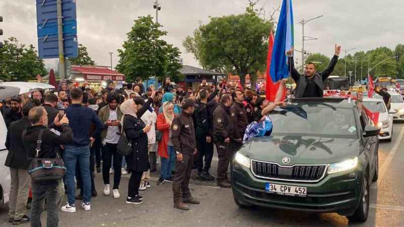 Üsküdar’da vatandaşlardan sevinç kutlamaları