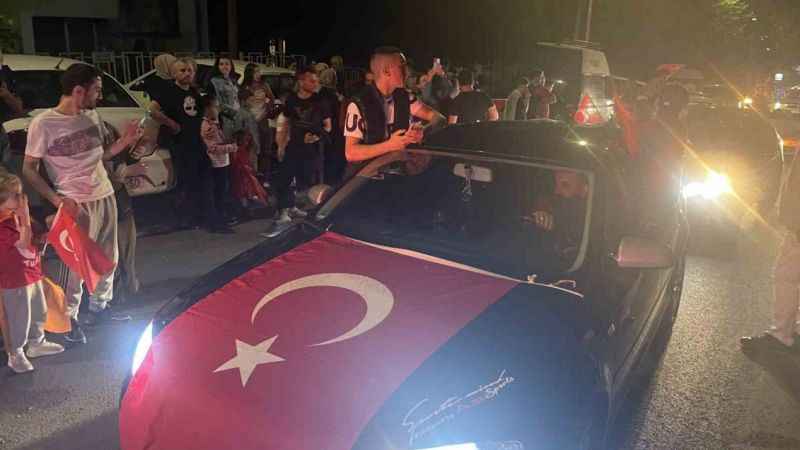 Cumhurbaşkanı Erdoğan’ın zaferi Üsküp’te coşkuyla kutlandı