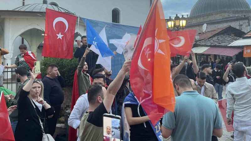 Cumhurbaşkanı Erdoğan’ın zaferi Üsküp’te coşkuyla kutlandı