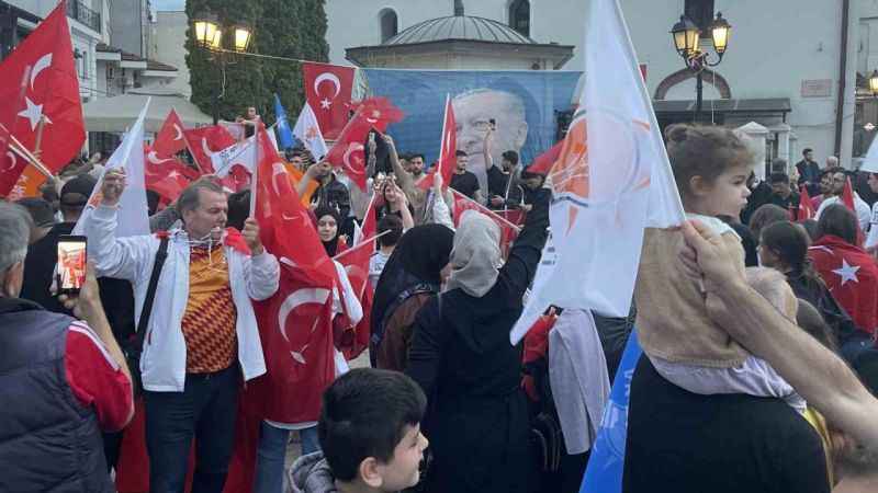 Cumhurbaşkanı Erdoğan’ın zaferi Üsküp’te coşkuyla kutlandı