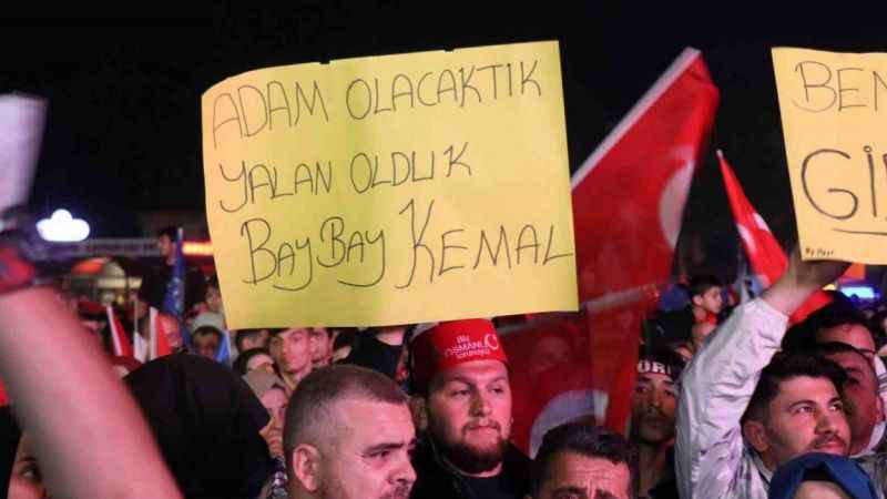 Sakarya'da seçim coşkusu sokaklara sığmadı