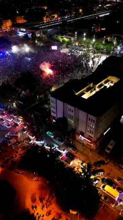 Sakarya'da seçim coşkusu sokaklara sığmadı