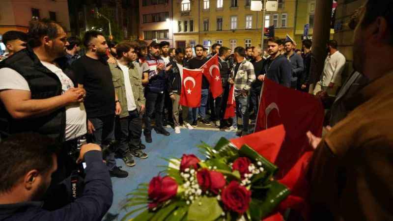 Cumhurbaşkanı Erdoğan’ın seçim zaferi Saraybosna’da kutlandı Cumhurbaşkanı Erdoğan’ın seçim zaferi Saraybosna’da kutlandı