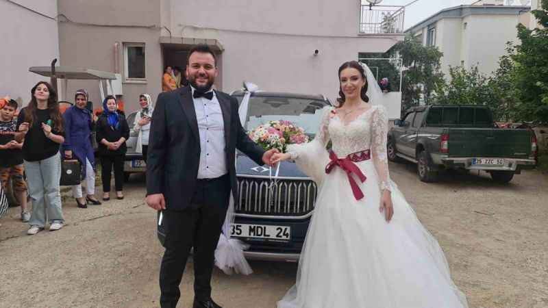 TOGG İzmir’de gelin arabası olarak kullanıldı