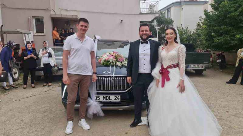 TOGG İzmir’de gelin arabası olarak kullanıldı