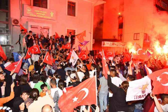 "Milletimizin, talimatı Kandil’den alanlara verdiği en güzel cevap" "Milletimizin, talimatı Kandil’den alanlara verdiği en güzel cevap"