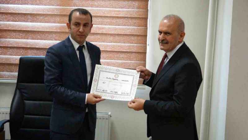 AK Parti Van milletvekilleri mazbatalarını aldı