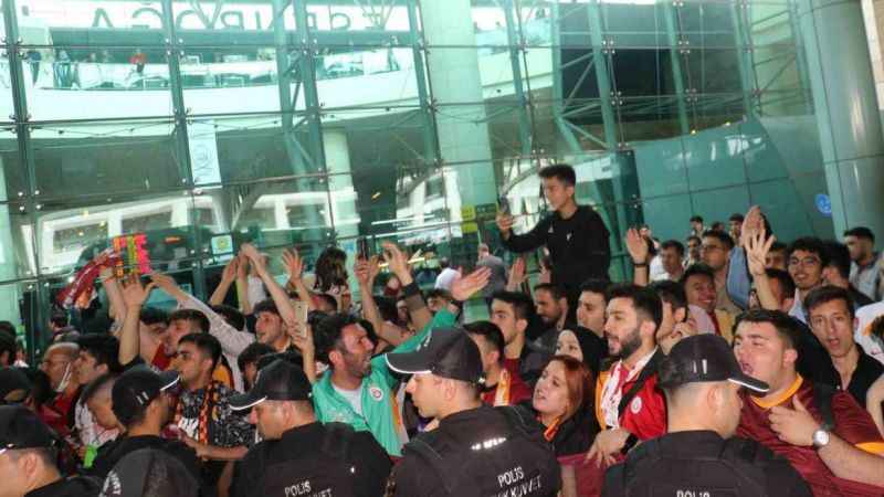 Galatasaray’a Ankara’da şampiyon gibi karşılama