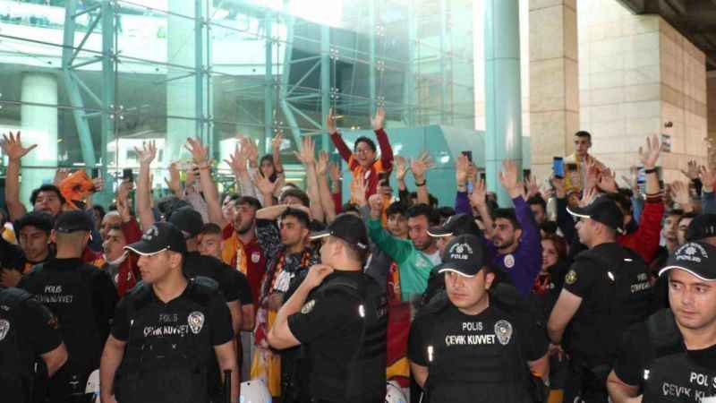 Galatasaray’a Ankara’da şampiyon gibi karşılama