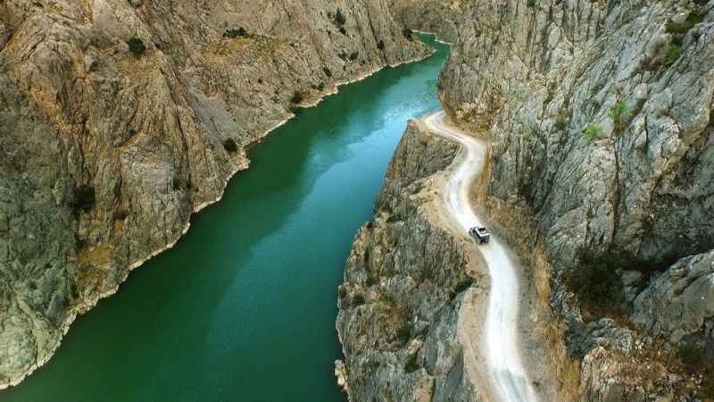 Yaz aylarında nüfusu 10'a katlanıyor