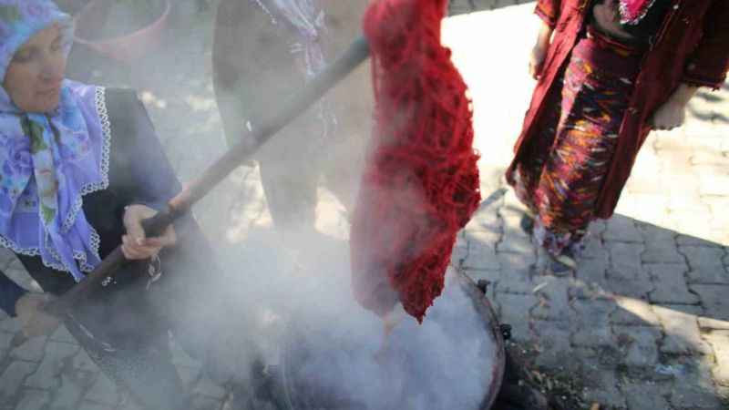 Doğal kök boya Sındırgı’da üretilecek