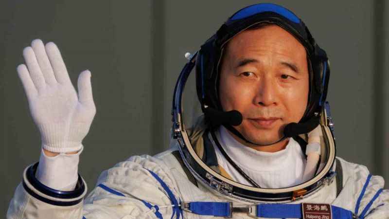 Çin, uzaya ilk sivil astronotu gönderdi