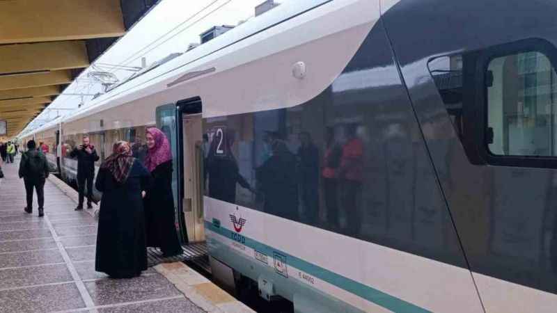 Üçüncü tren seti yakında raylara inecek