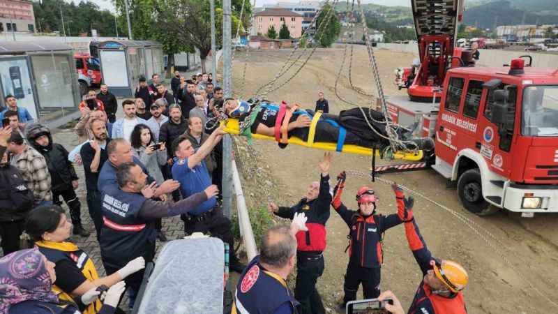 15 metreden düştü, itfaiye seferber oldu