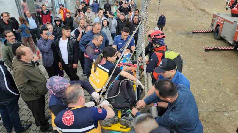 15 metreden düştü, itfaiye seferber oldu