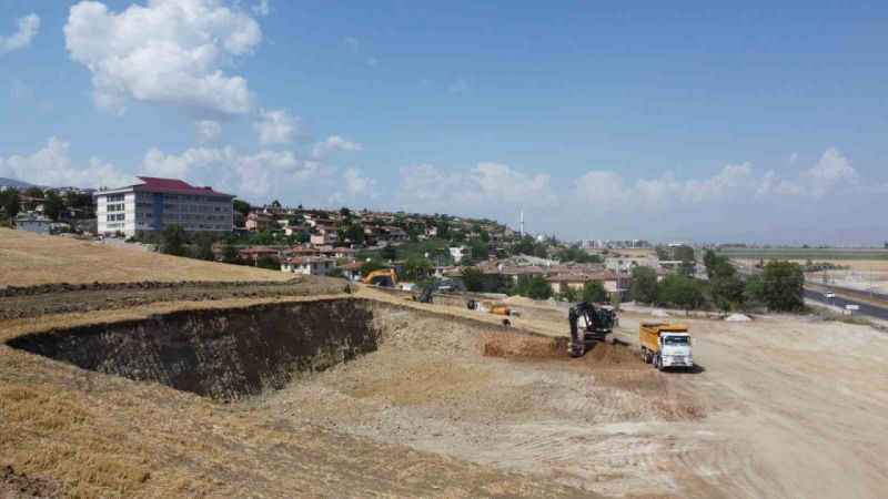 Hatay Kırıkhan’a kalıcı konutlar için ilk kazma vuruldu