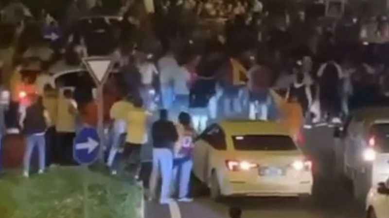 Kutlama yapan GS taraftarlarını ezdi